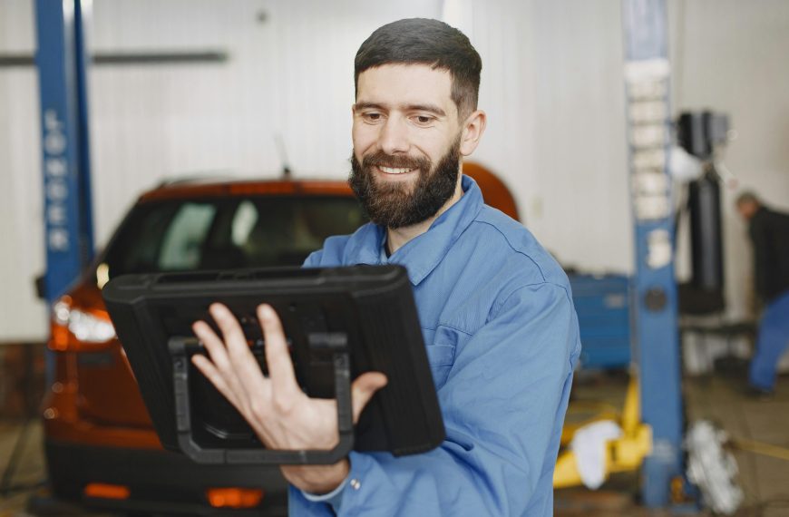 Wdrożenie AI w branży motoryzacyjnej